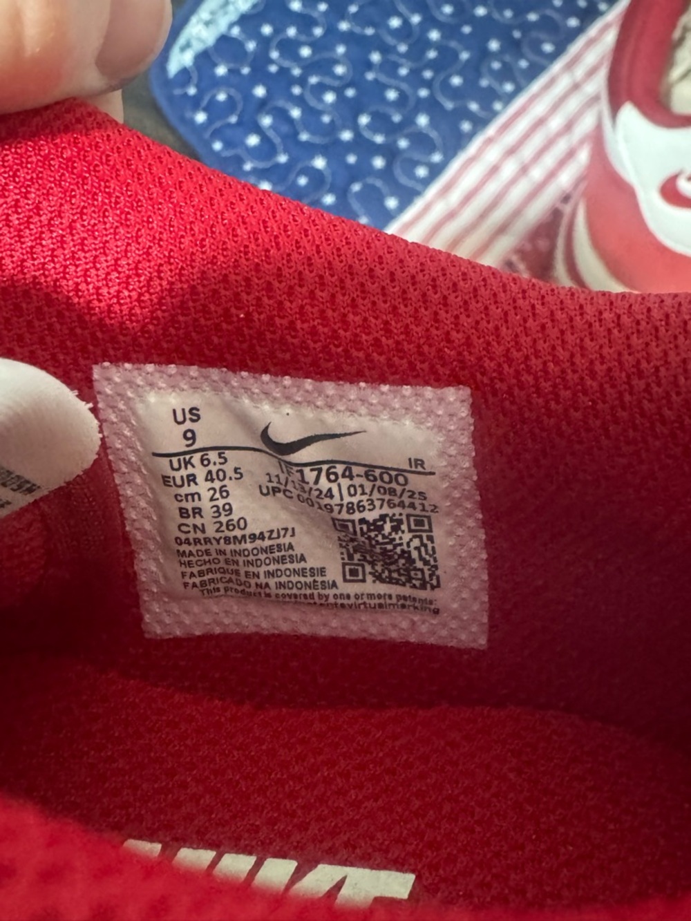 Nike Red & White Men’s Sneakers - Picture 4 of 5